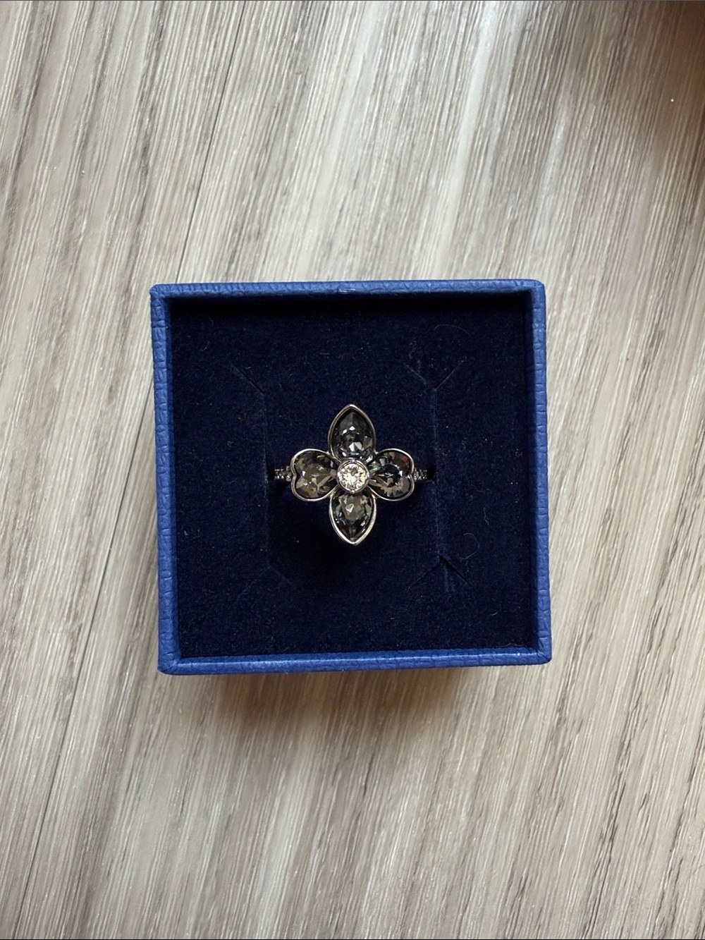 Floral Four-Petal Silver Ring with Smoky Accents